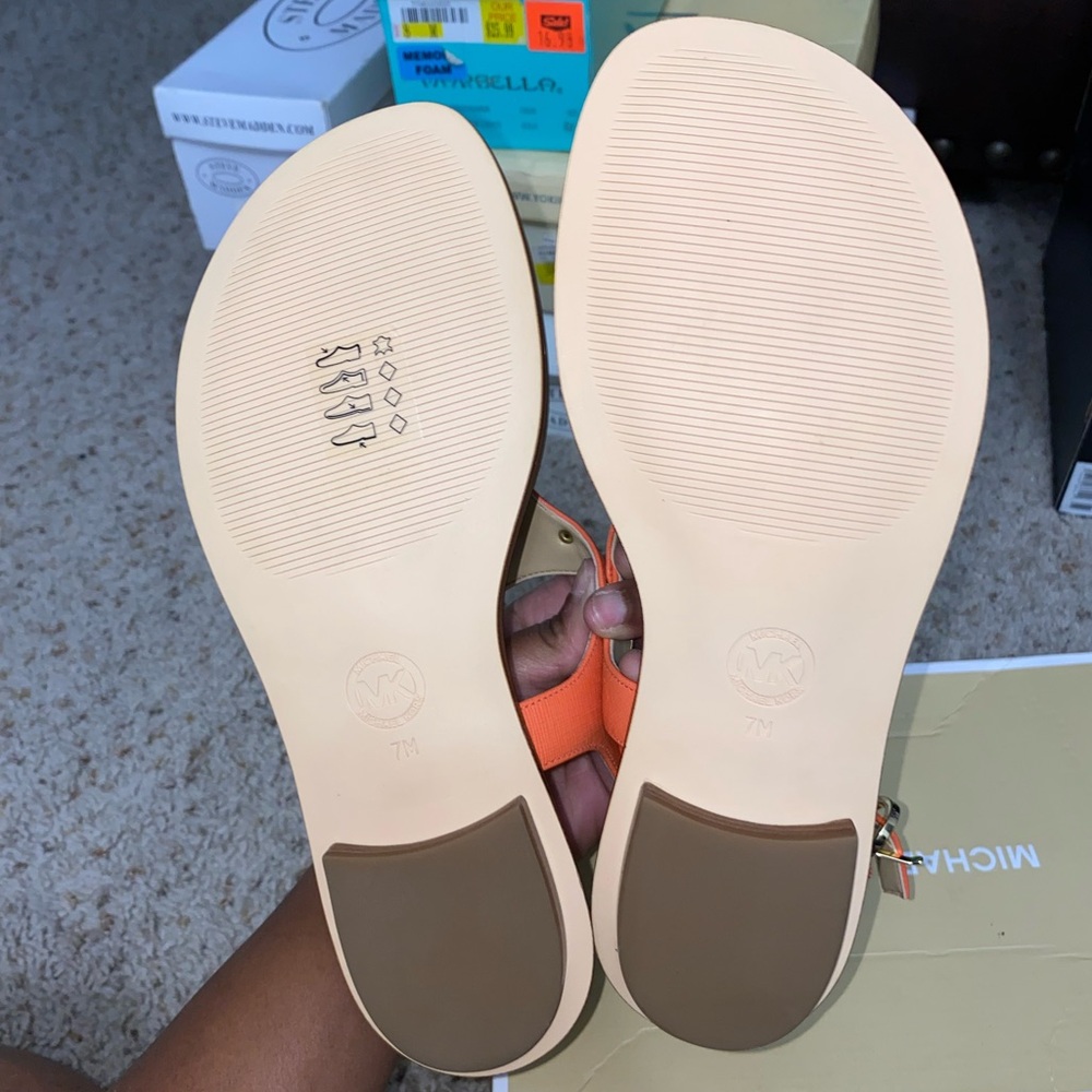 Michael Kors Sandels - Picture 6 of 6